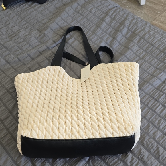 Elegant Cream and Black Women's Tote Bag Nwt - Picture 1 of 6